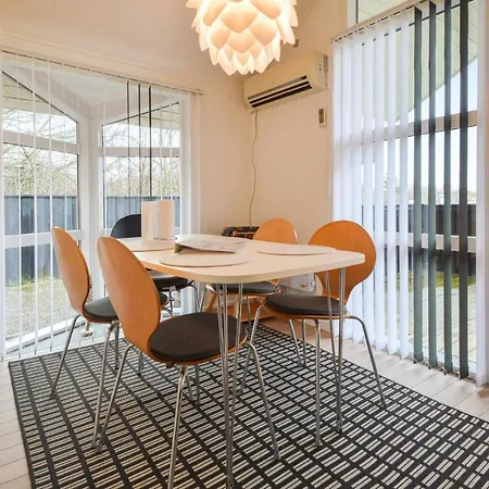 Cozy In Hemmet With Kitchen Falen
